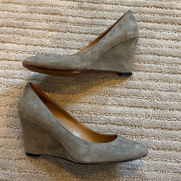 Elie Tahari Suede Grey Wedges - Picture 3 of 4